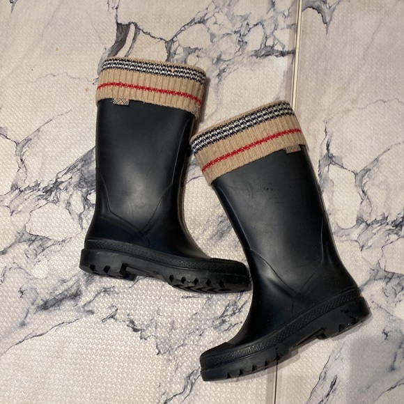 Burberry Nova Check Boots (Rain) w/ built in Boot Sock look! SHARP! Size 6 🇺🇸 - Picture 2 of 9